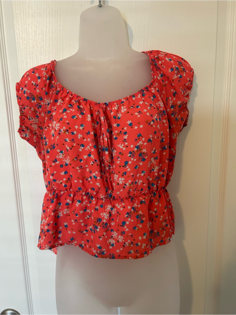 Solemio Coral Red Floral Peplum Blouse